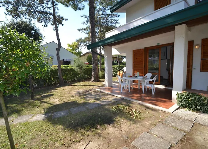 Comfortable Flat With Private Garden Apartamento Bibione