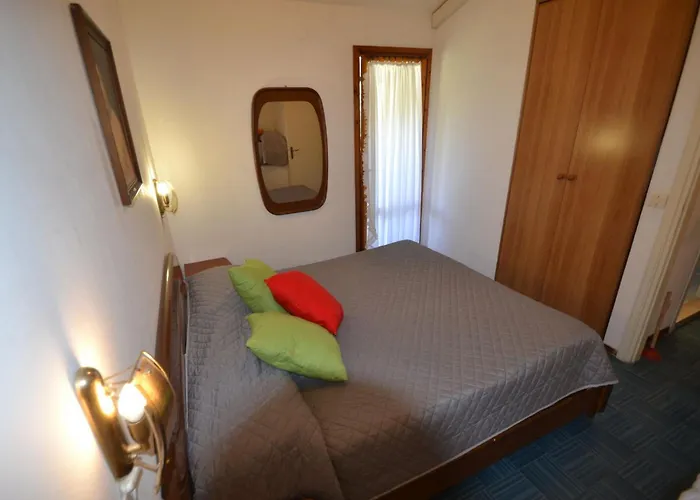 Comfortable Flat With Private Garden *